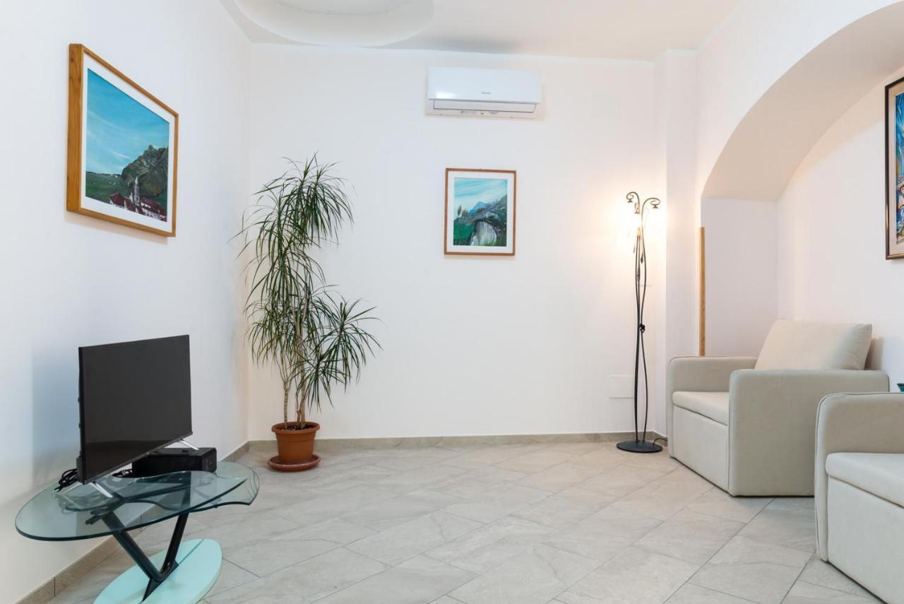 Casa Vacanza Rosy Di Guida Rosy 준가노 외부 사진